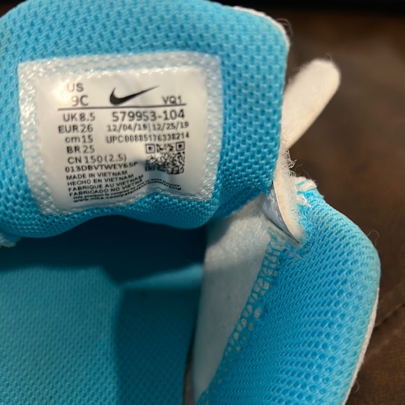 Nike Sneakers - Picture 11 of 11